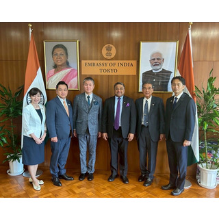 駐日インド大使館へ 駐日インド大使館へ